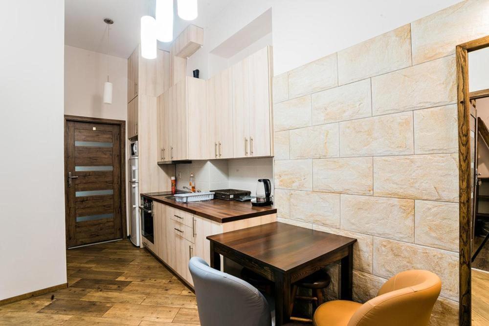 Cozy & Big Rooms In Old Town Krasków Εξωτερικό φωτογραφία